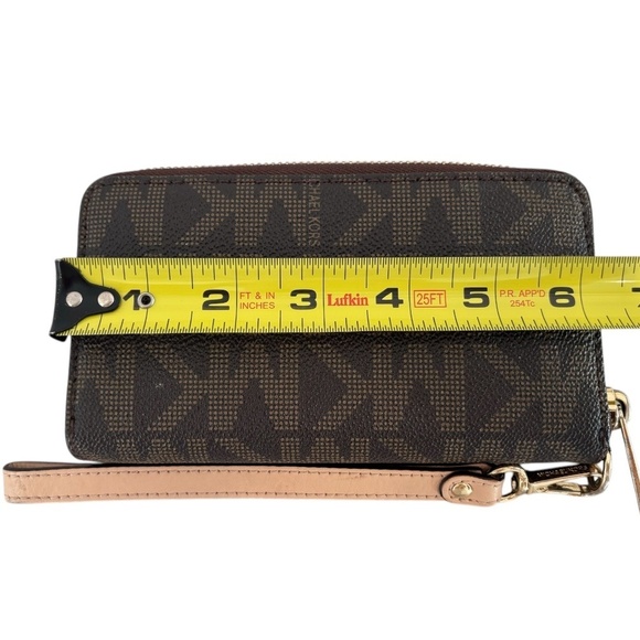 Michael Kors Wallet Wristlet - Picture 4 of 7